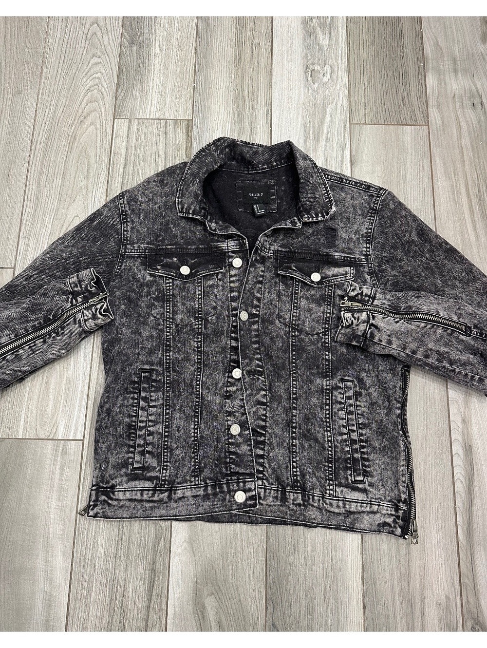Forever 21 Men's Black Acid Wash Denim Jacket Size Small